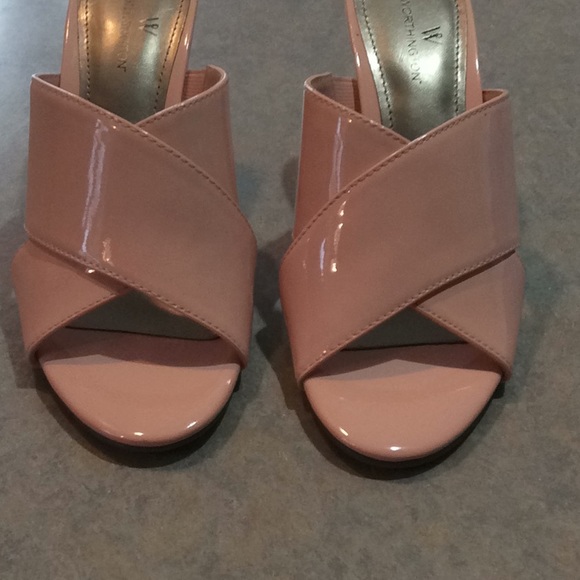 Blush opened toed heels - Picture 2 of 5